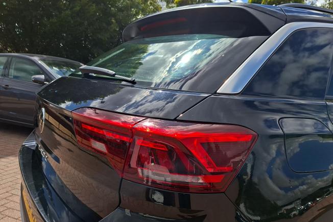 VOLKSWAGEN T-Roc Photo 18