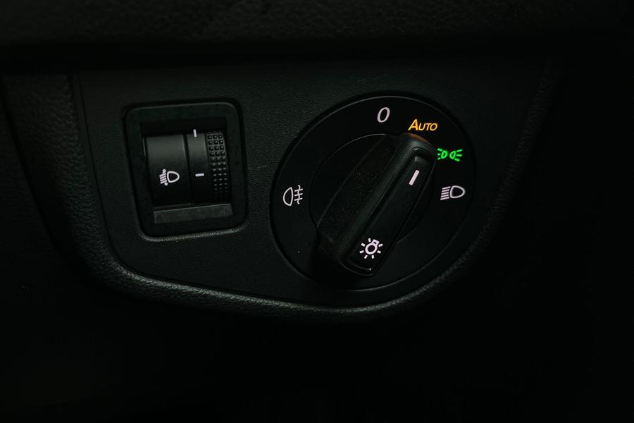Volkswagen POLO Photo autoimg-585e34e6405271a6073e7860919d296b5893e415.jpg