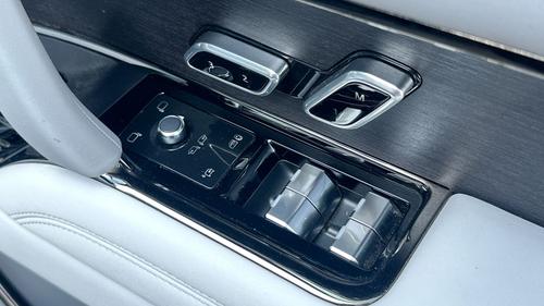 Land Rover Range Rover Photo autoimg-58611e537940d476388d1e1c91c0f65b40611a3e.jpg