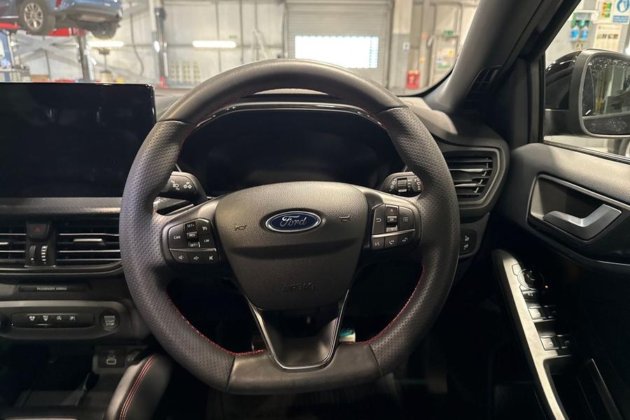 Ford Focus Photo autoimg-58645e430ee7d53fc91647da2fb9ddd77020b7a9.jpg