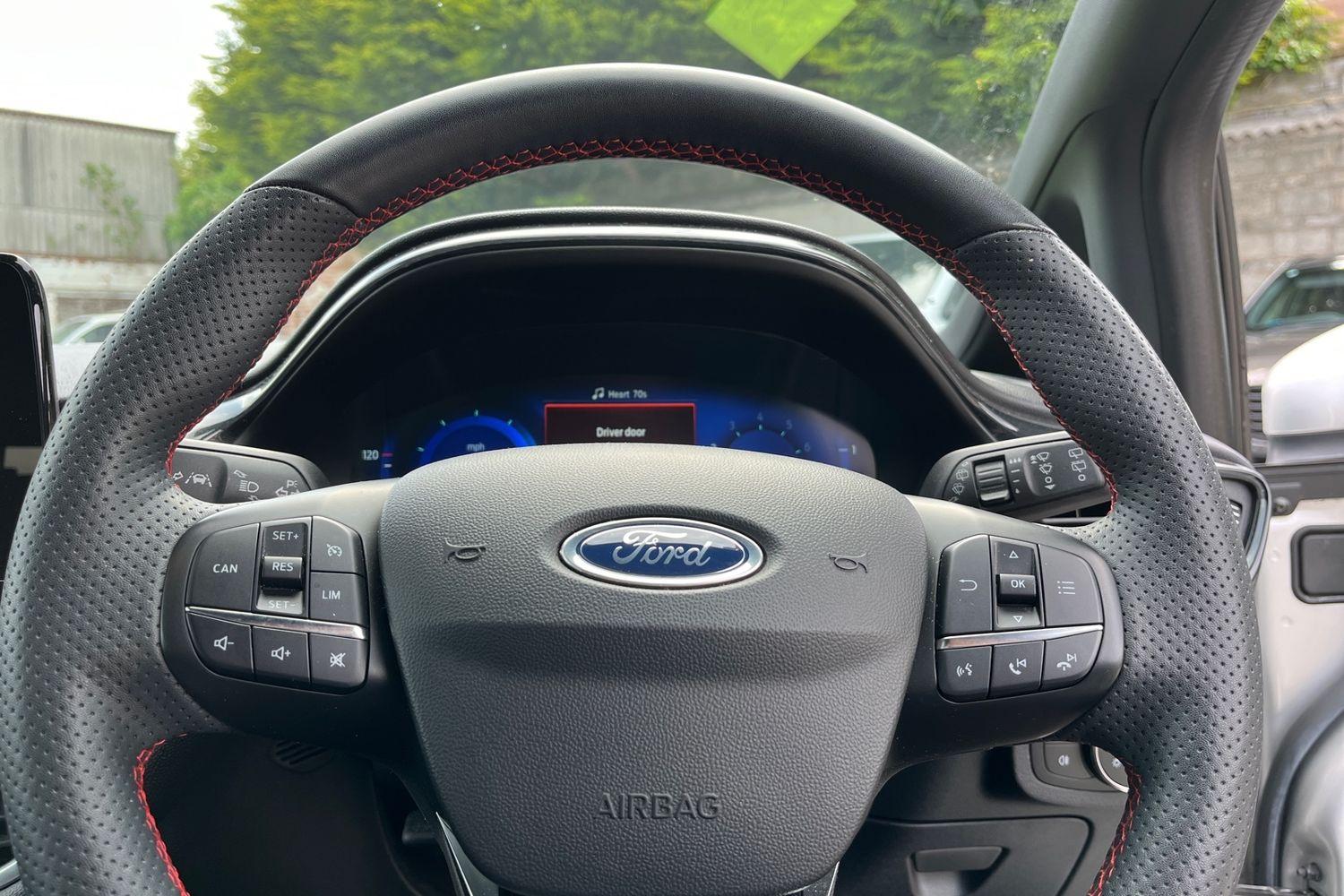 Ford FIESTA Photo 11