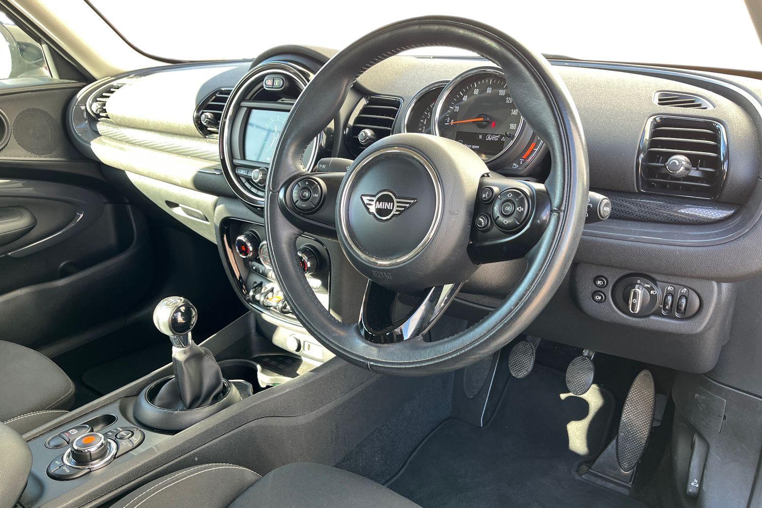 MINI CLUBMAN Photo 8
