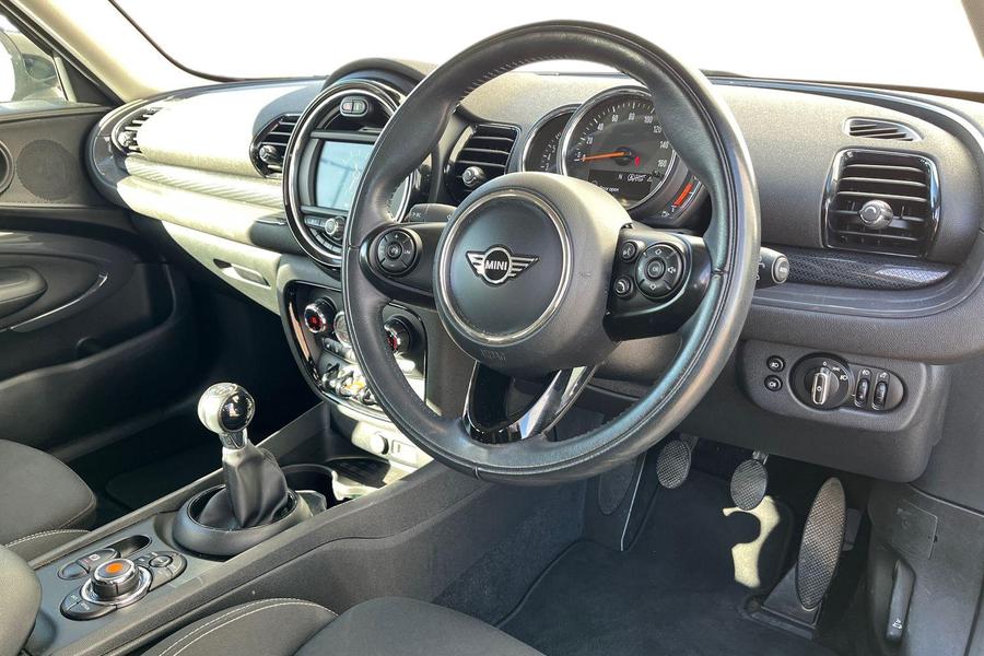 MINI CLUBMAN Photo autoimg-58657a39e220d077952abd10579cb88e4ab539f6.jpg