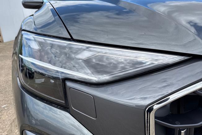 AUDI Q8 Photo 19