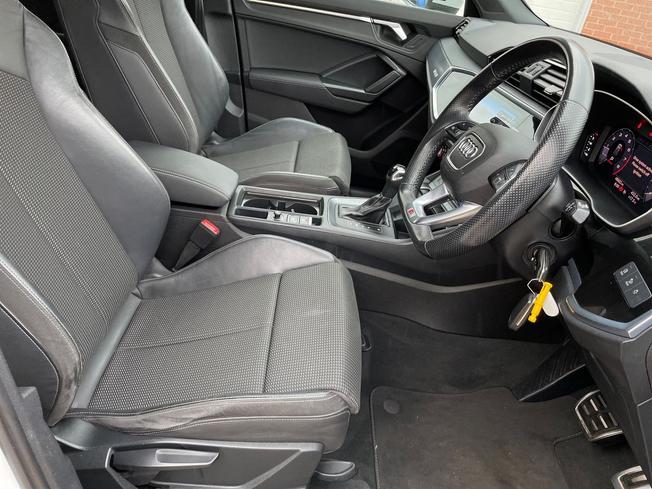 AUDI Q3 Photo 29
