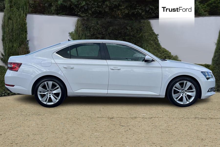 Skoda SUPERB Photo autoimg-5869562dee099a8fbcd1b3a3fad87be05115bc1d.jpg