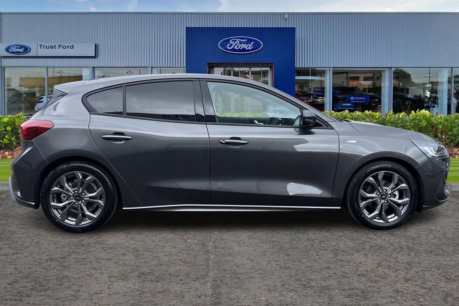 Ford FOCUS Photo 2