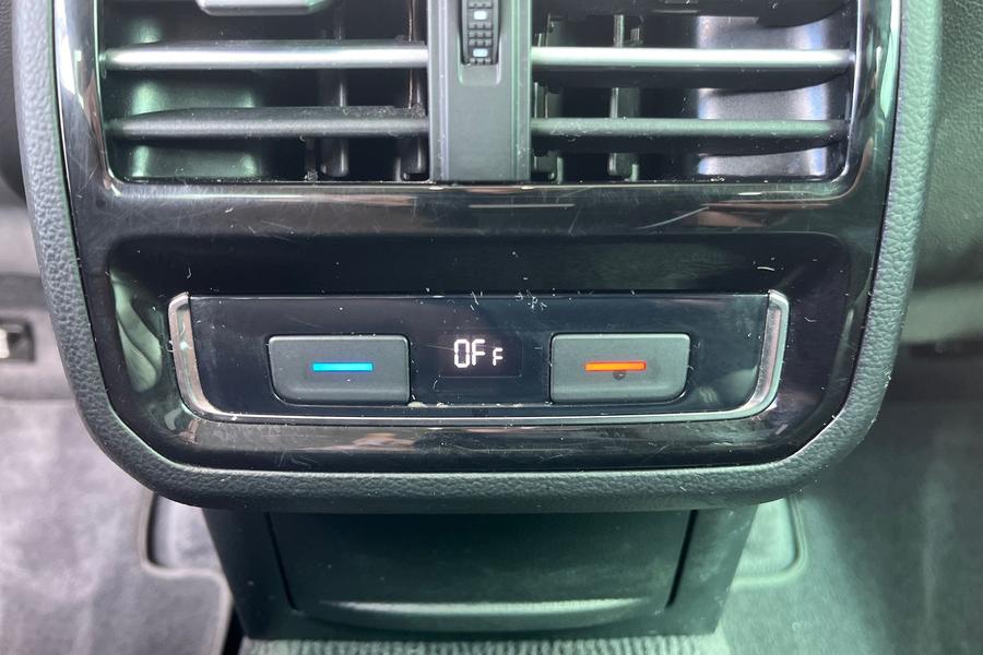Volkswagen PASSAT Photo autoimg-586fe0c05bfd003bc9485981fbcf6c8c45ede8de.jpg