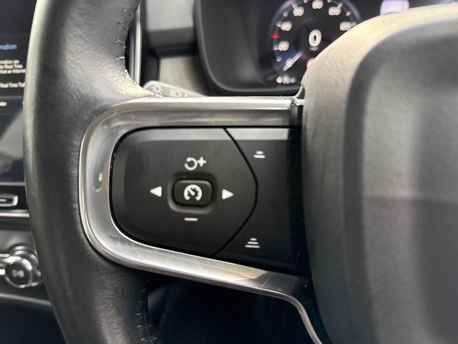 VOLVO XC40 Photo 16