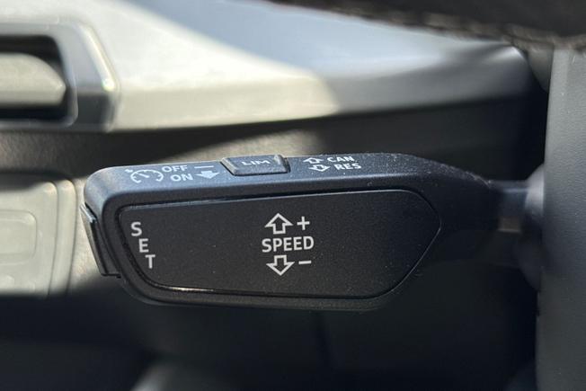 AUDI Q2 Photo 35