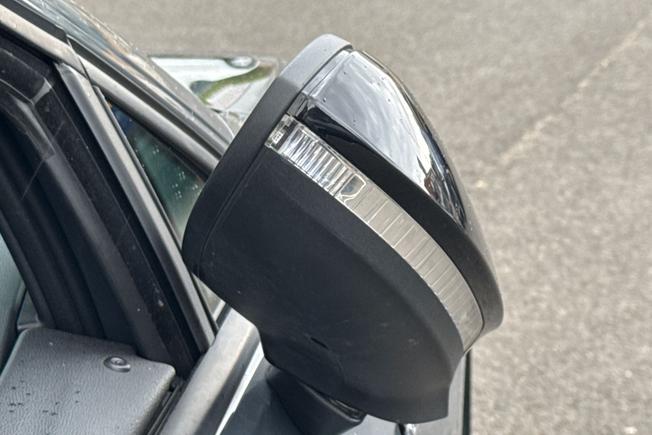 VOLKSWAGEN Golf Photo 49