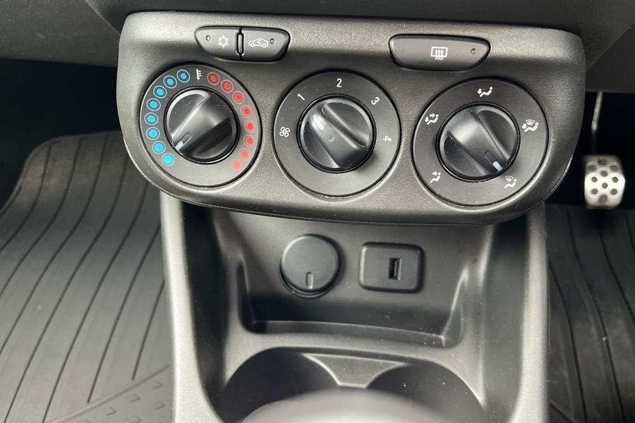 Vauxhall CORSA Photo autoimg-5879e8f42b61152122aab37704ac65ed38322d08.jpg