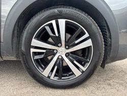 PEUGEOT 5008 Photo 5