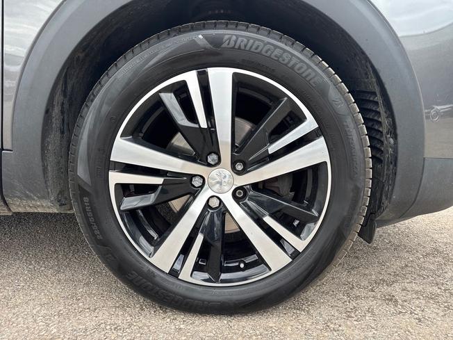 PEUGEOT 5008 Photo 5
