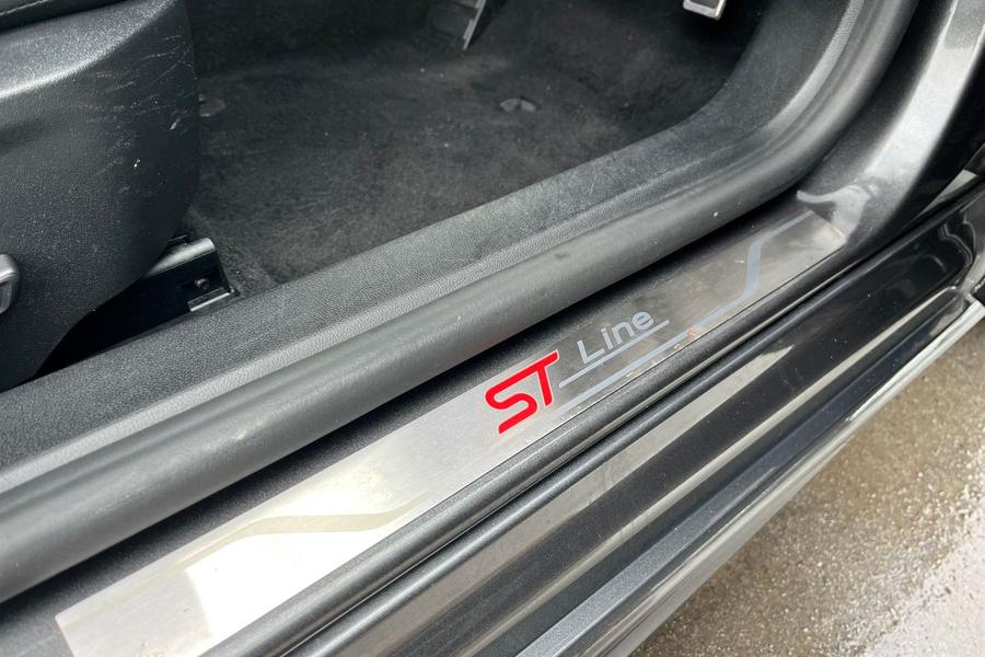 Ford FOCUS Photo autoimg-588196fe819026a8e9d5d7909ae7f0a71c17dc85.jpg