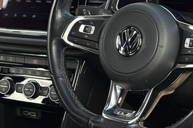 VOLKSWAGEN T-Roc Photo 39