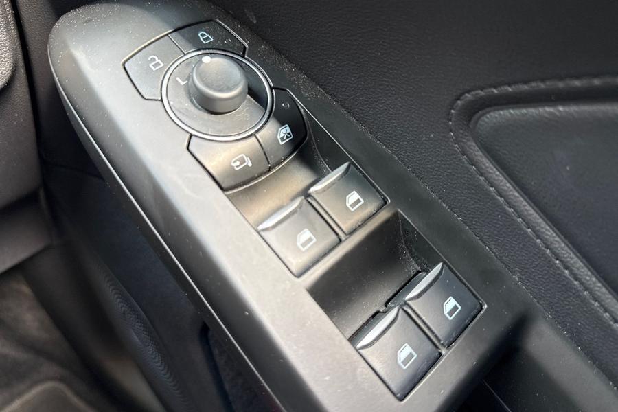 Ford FOCUS Photo autoimg-5883f706d1552bcc44705032383b8e547e51fa23.jpg