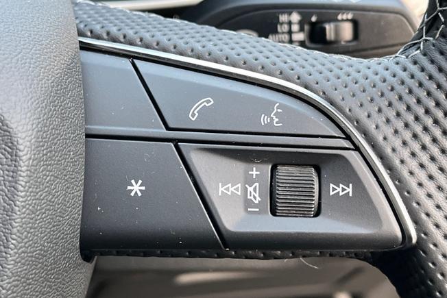 AUDI Q3 Photo 17