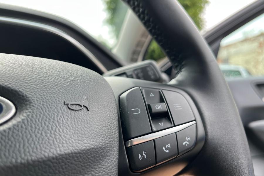 Ford FOCUS Photo autoimg-58888f015f87580ebb6399e043415378fb2f9326.jpg