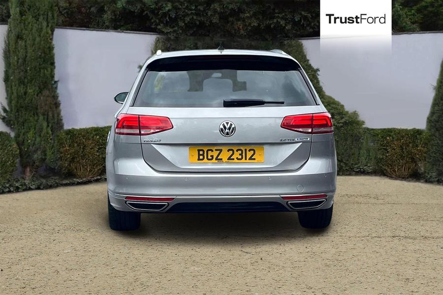 Volkswagen PASSAT Photo autoimg-589dd9e3e560a6eb719f659c87c3530ad78277a9.jpg