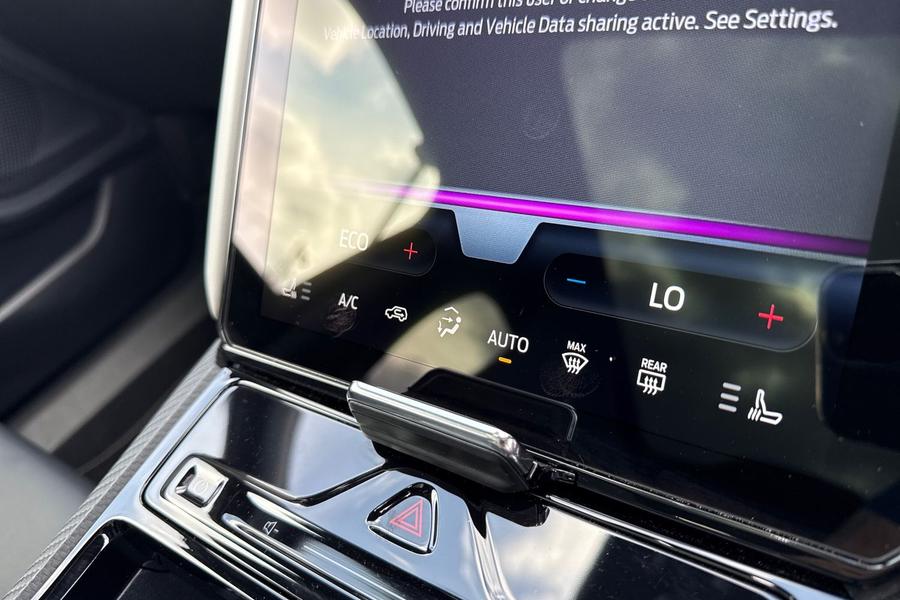 Ford EXPLORER Photo autoimg-589e7c21605d2df4a59a11219e9cb20f19631e89.jpg