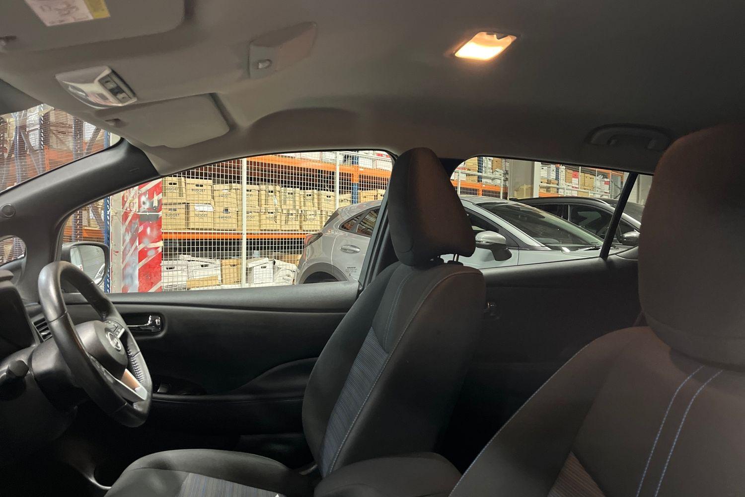 Nissan LEAF Photo 18