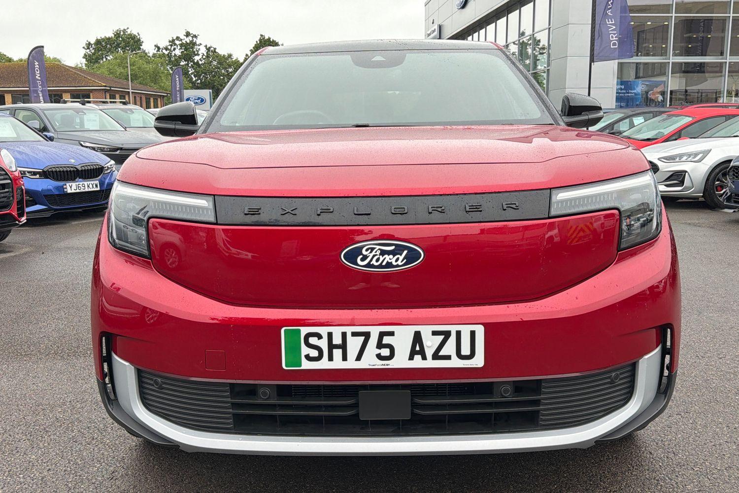 Ford EXPLORER Photo 38