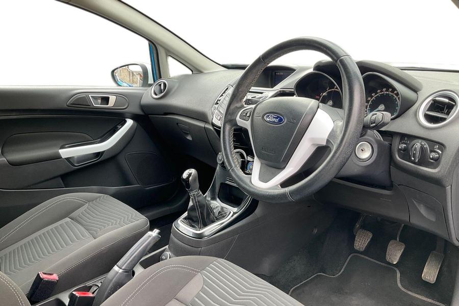 Ford FIESTA Photo autoimg-58a47871d4fc3a3ee698f90e265d8a71be7e4785.jpg
