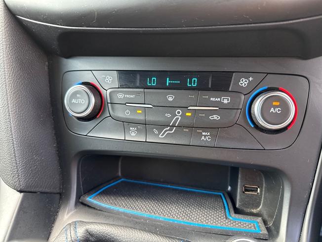 FORD Focus Photo 39