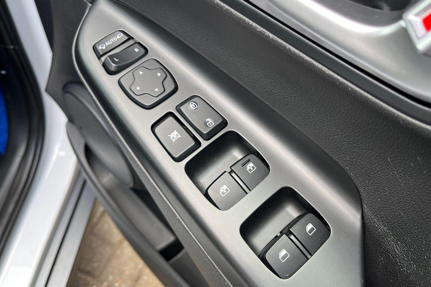 Hyundai KONA Photo 15