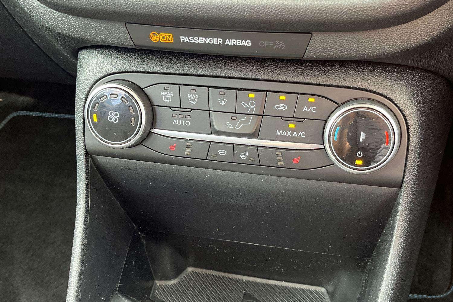 Ford FIESTA Photo 31