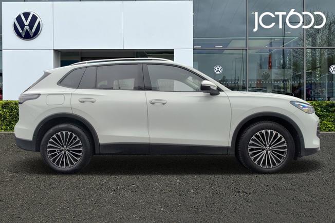 VOLKSWAGEN Tiguan Photo 4