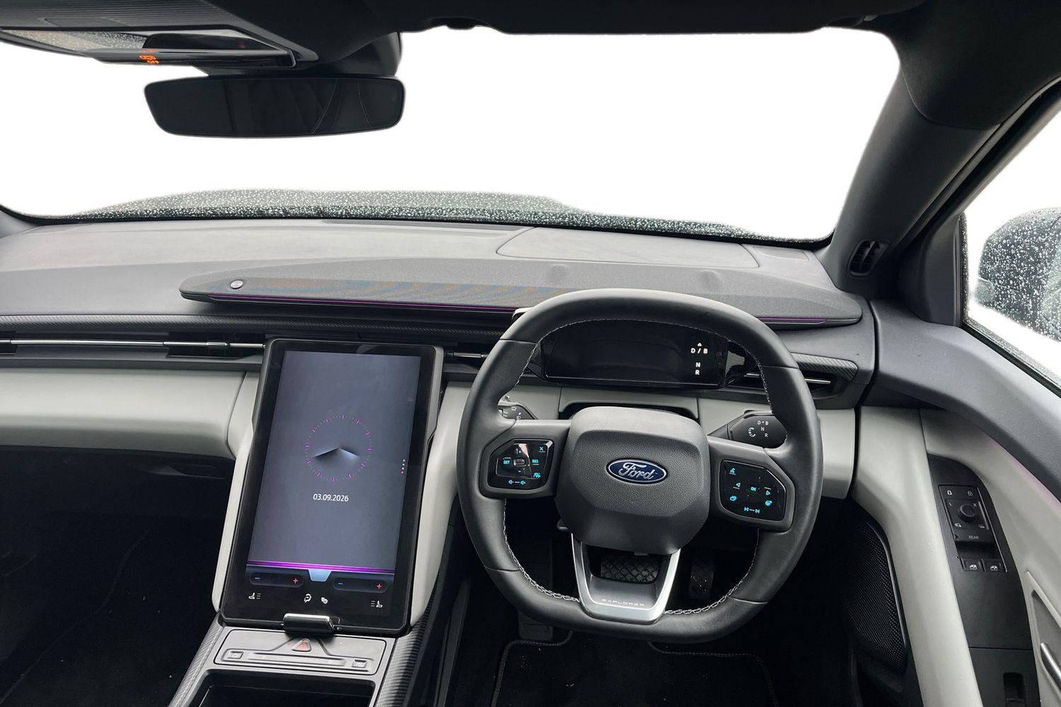 Ford EXPLORER Photo 10