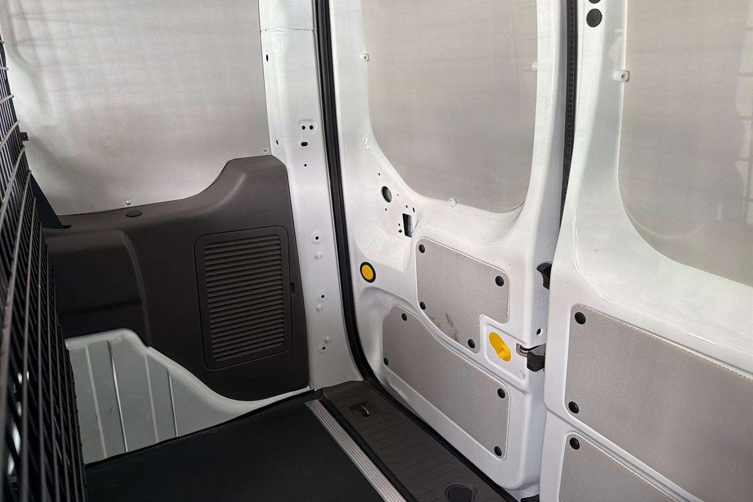 Ford TRANSIT CONNECT Photo 3