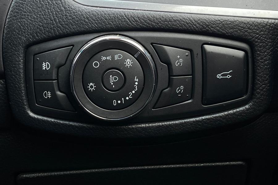 Ford Edge Photo autoimg-58ac8b8a8e55c280d91d96bba08bd61d48e9df76.jpg