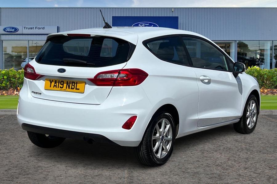 Ford FIESTA Photo autoimg-58b2a30e747fff1188a1b694755019d07670a23f.jpg