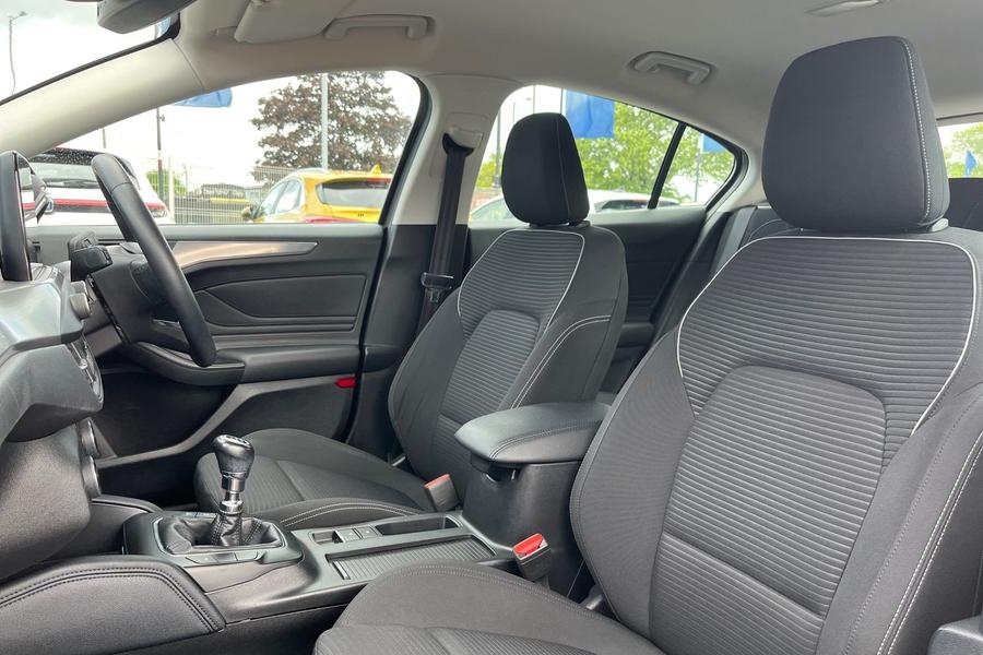 Ford Focus Photo autoimg-58b42e68fab9f7709df687556e3397ec0eeb1636.jpg
