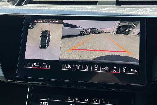 AUDI E-Tron S Photo 31