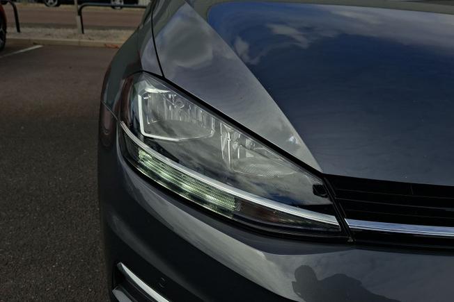 VOLKSWAGEN Golf Photo 19