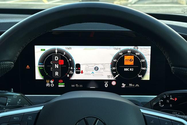 VOLKSWAGEN Passat Photo 34
