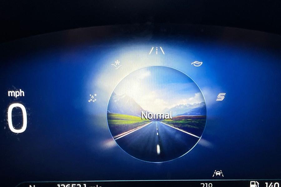 Ford KUGA Photo autoimg-58b644e7a40e19f599232f4512e8740663282f14.jpg