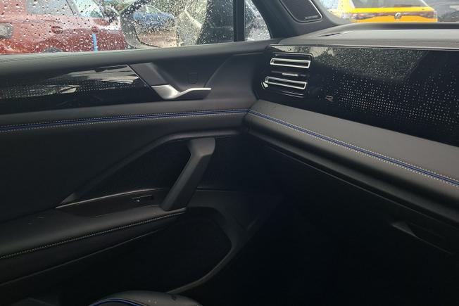 VOLKSWAGEN Tiguan Photo 28