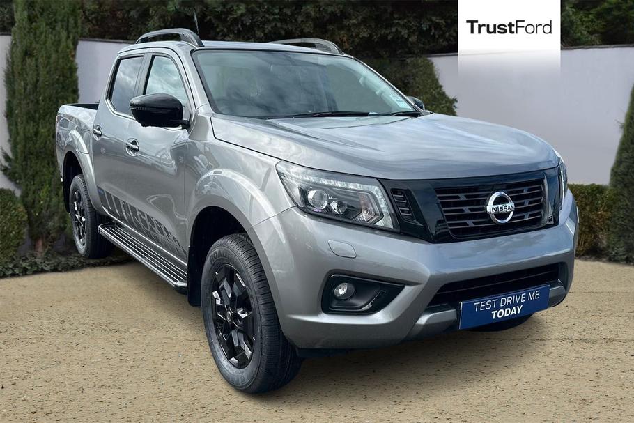 Used Nissan NAVARA 1