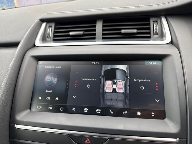 JAGUAR E-Pace Photo 38
