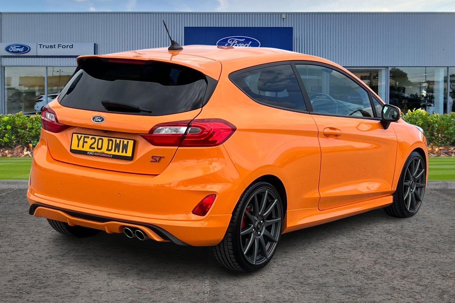 Ford FIESTA Photo 3