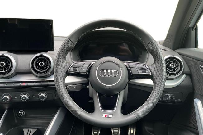 AUDI Q2 Photo 11