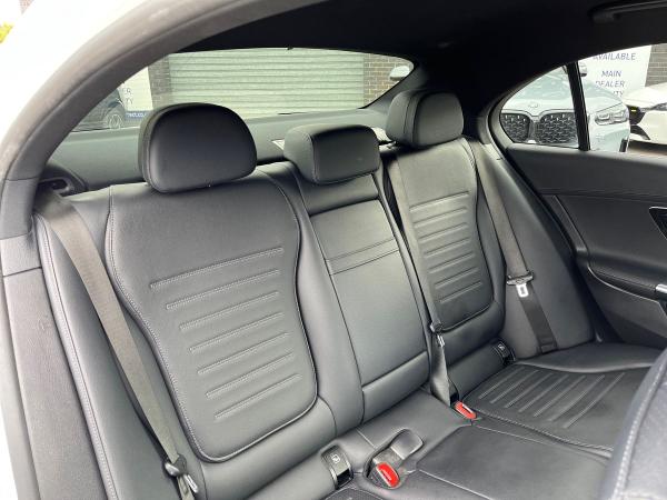 Mercedes-Benz C Class Photo autoimg-58c71fe7655eb01e324861797c86f33046226060.jpg