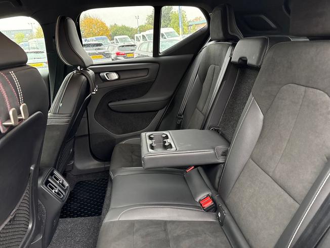 VOLVO Xc40 Photo 25