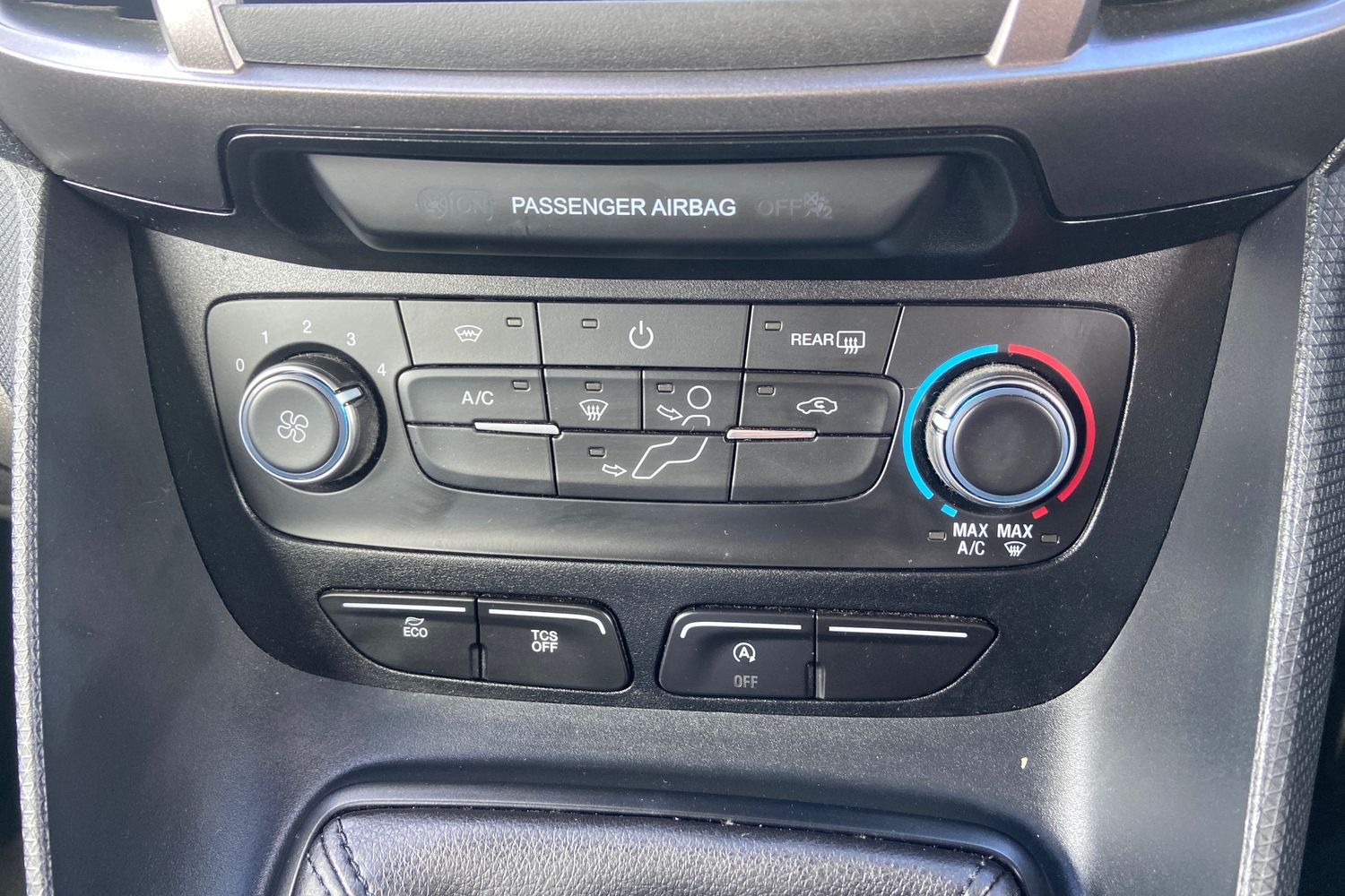 Ford TOURNEO CONNECT Photo 22