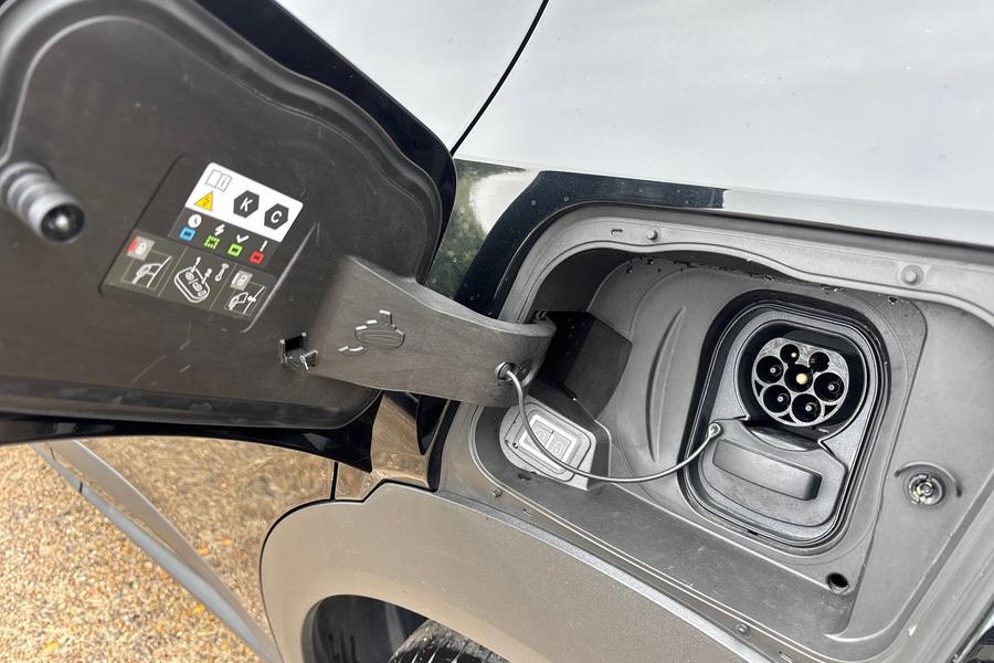Vauxhall Mokka Electric Photo autoimg-58ccff178312cab852912748492042b67afc0a3c.jpg